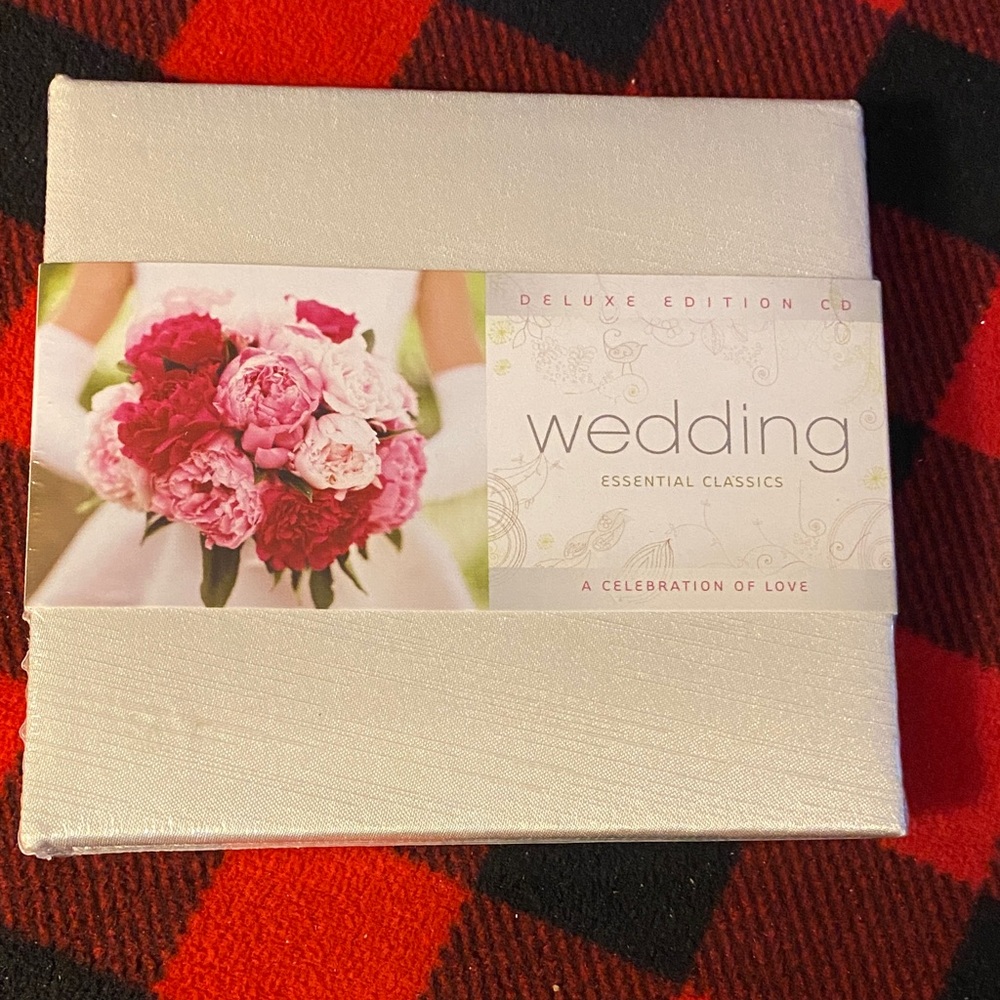 Wedding Essential Classics Deluxe Edition CD & idea book
